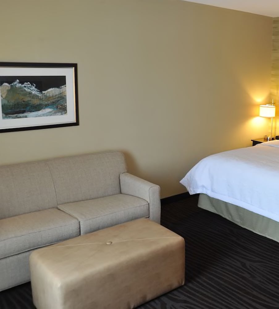 Hampton Inn & Suites Robbinsville - photo 8