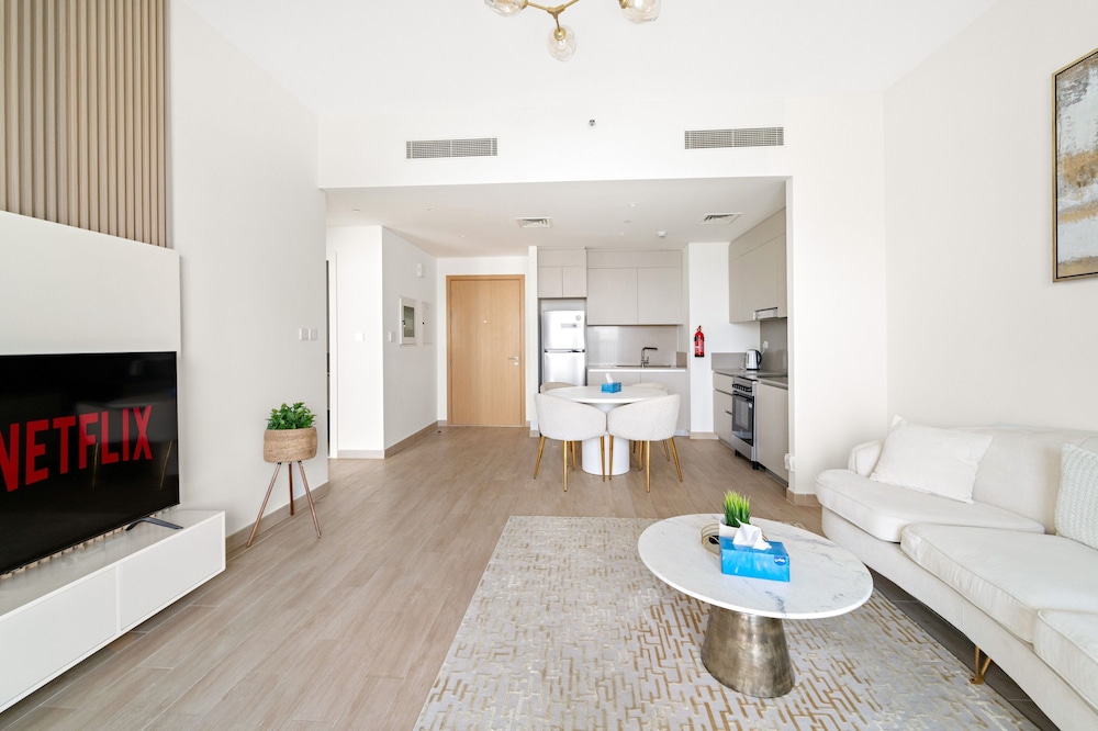 VayK Stunning 1BR with Breathtaking Views — 4-Star Luxury Hotel in Dubai, United Arab Emirates