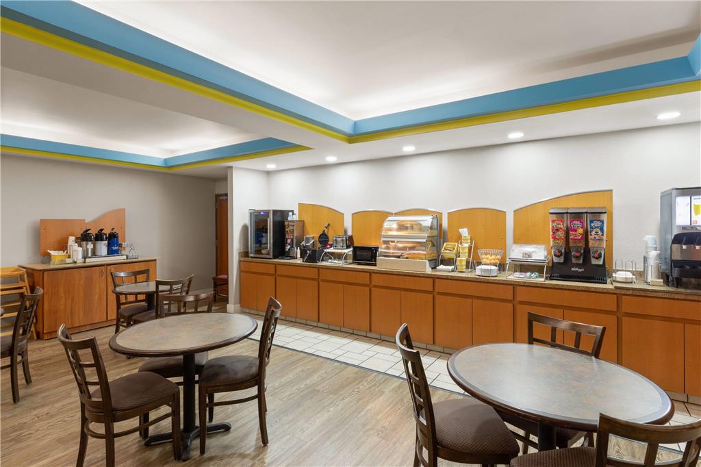 Days Inn by Wyndham Tulsa Central - photo 27