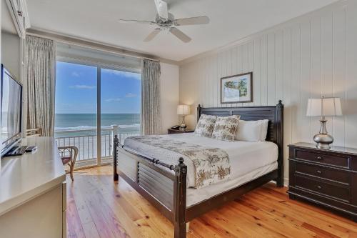 Beach Front 3 Bedroom D — 4-Star Luxury Hotel in Holmes Beach, United States