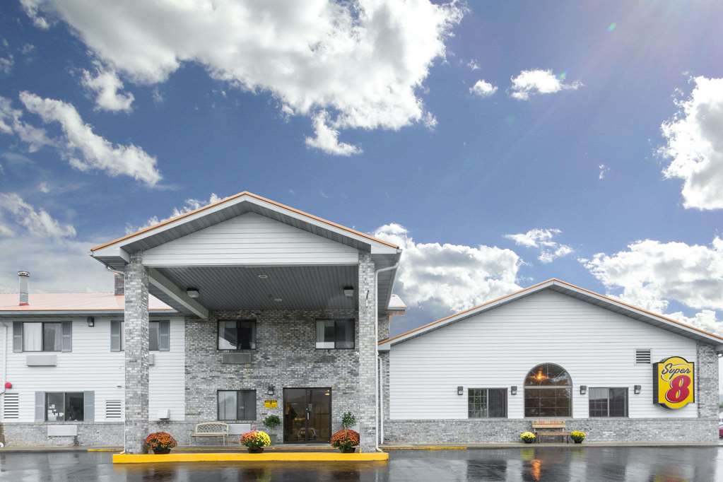 Super 8 by Wyndham Gallipolis Pt Pleasant Area - featured photo