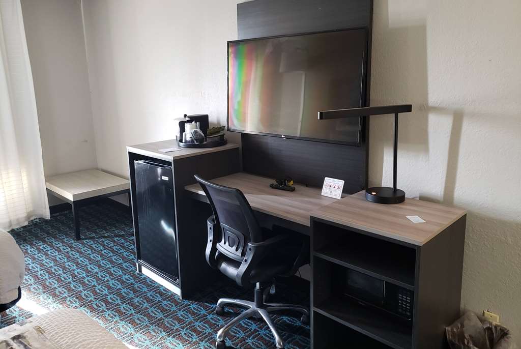 Wingate by Wyndham Dayton North - photo 10