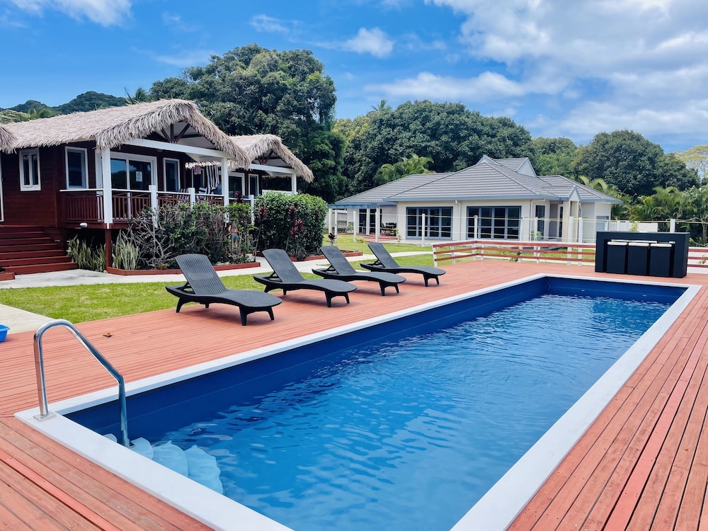 Red Hibiscus Villas — 4-Star Luxury Hotel in Avarua, Cook Islands
