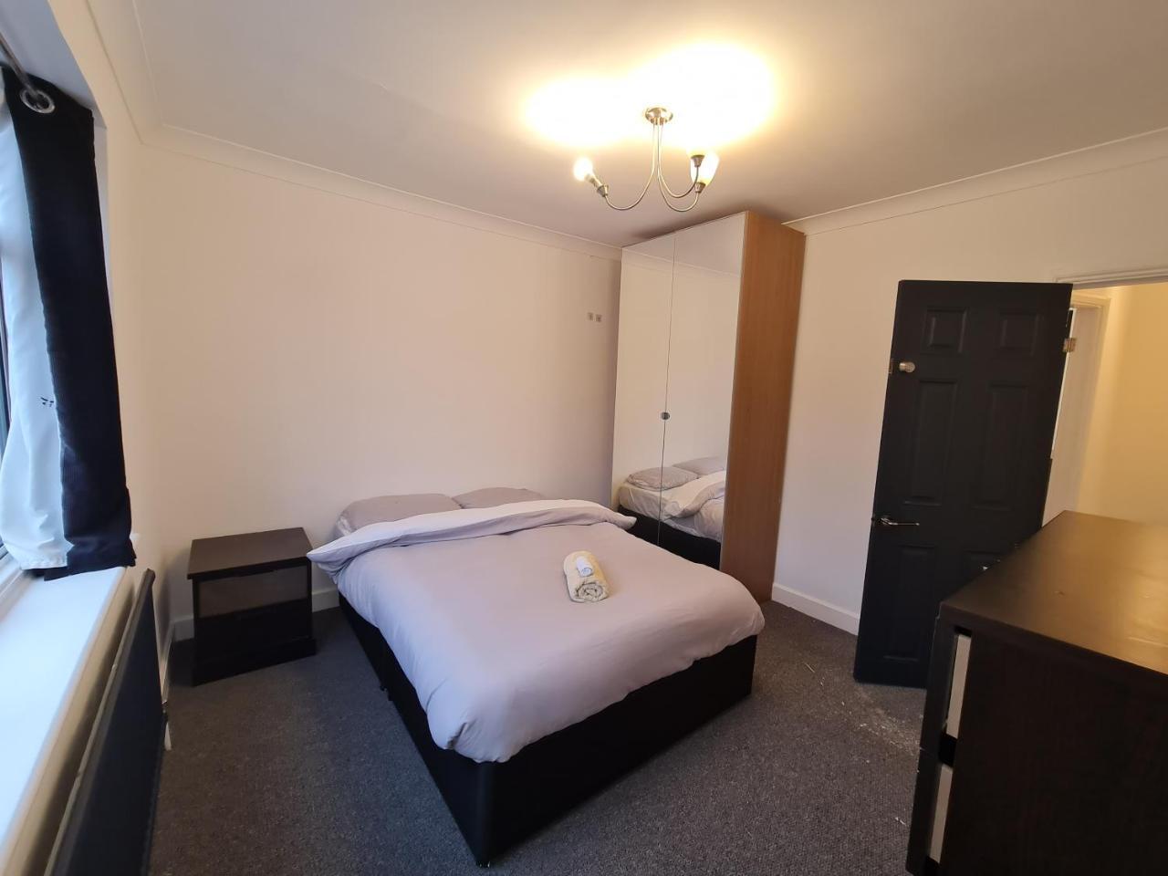 The Oaks — hotel in Grays