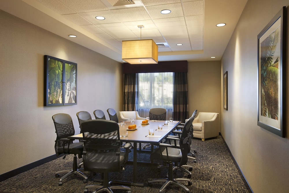 Holiday Inn Express Miami Airport Blue Lagoon Area by IHG - photo 42