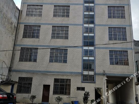 XinYuBinGuan — hotel in Tongquan