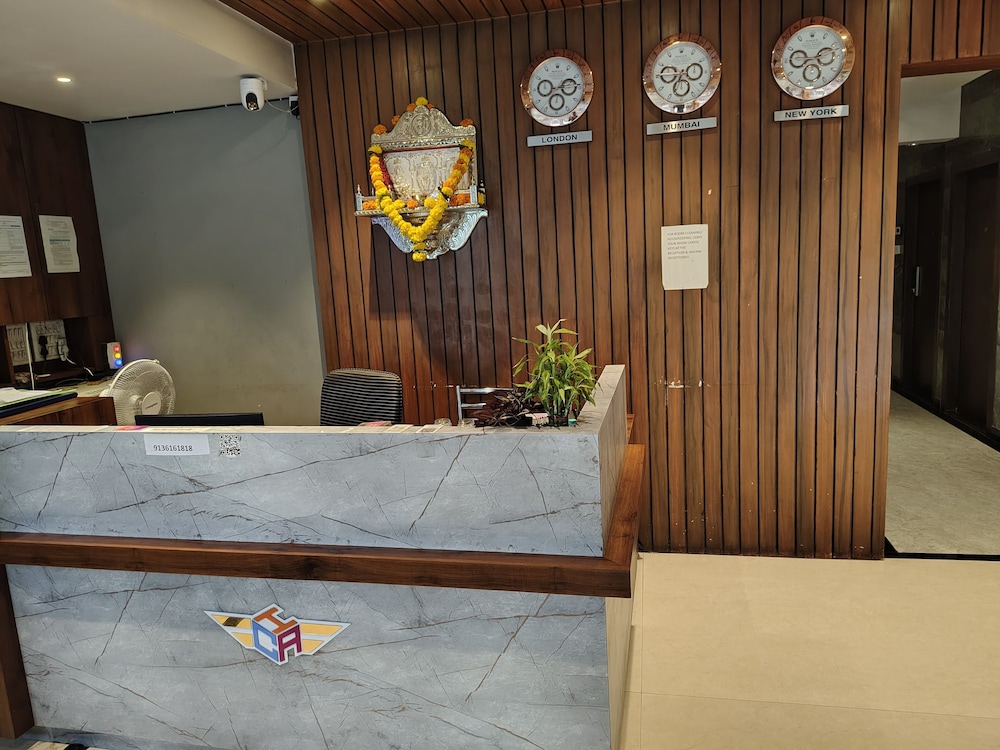 Hotel Candor Amigo Airoli Mind Space in Navi Mumbai, India