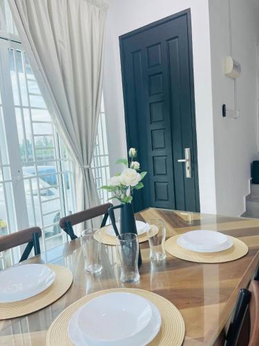 Anjung Rindu Homestay — 4-Star Luxury Hotel in Kuala Terengganu, Malaysia