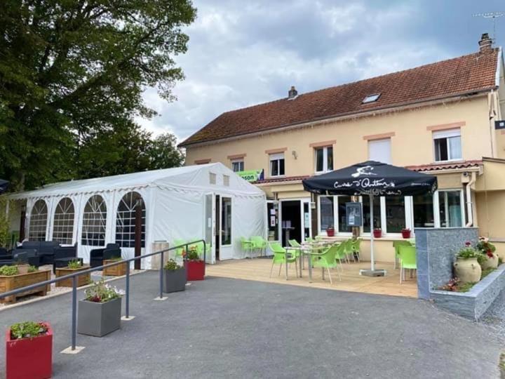 Hotel Restaurant Robinson in Haybes, France
