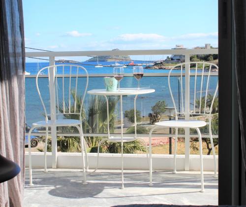 Apartments MARE BLU by the sea. — 4-Star Luxury Hotel in Limin Mesoyaias, Greece