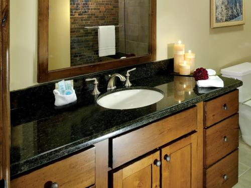Bluegreen Vacations Innsbruck Aspen Ascend Resort Collection - carbon neutral hotel in Aspen