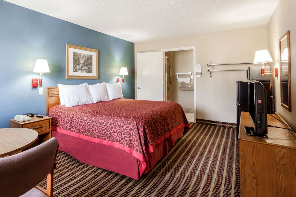 Days Inn by Wyndham Nashville North Opryland Area - photo 7