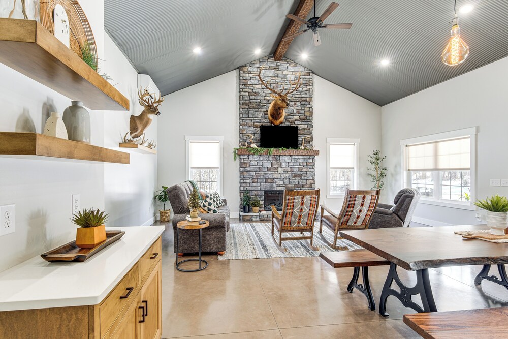 Family Retreat w Fire Pit & Yard in Mineral City in Ponte Vedra Beach, United States