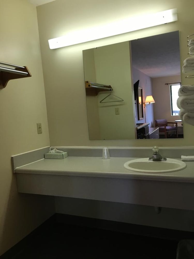 Salt Creek Inn - photo 36