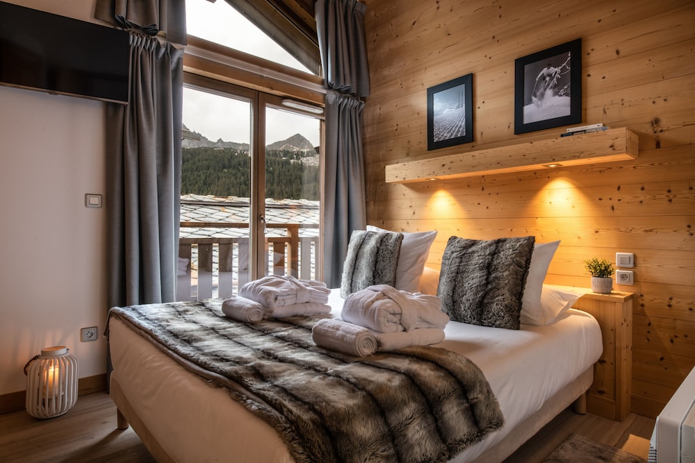 Aspen Lodge Penthouse T4 Cabin A32 — 4-Star Luxury Hotel in Courchevel, France