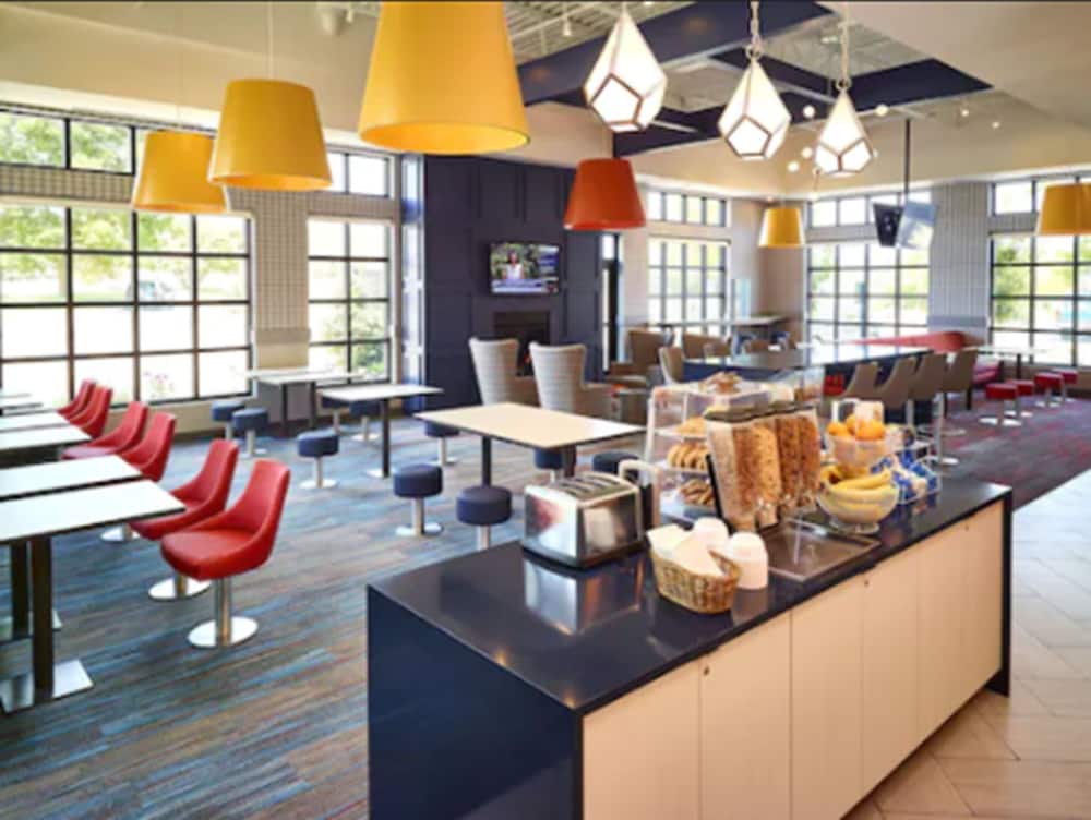 Livinn Hotel St. Paul I 94 East 3M Area - photo 2