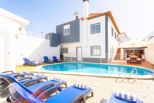 Villa Sol e Mar — 4-Star Luxury Hotel in Charneca, Portugal