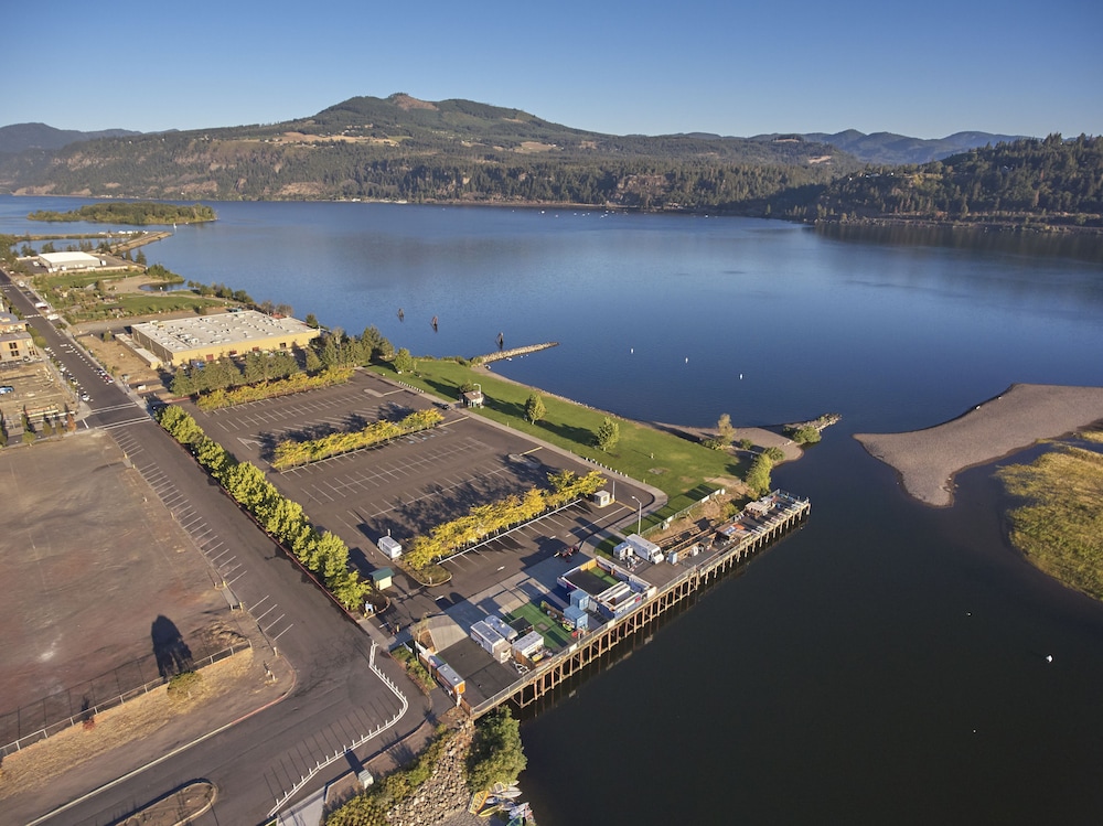 Hampton Inn & Suites Hood River - photo 32