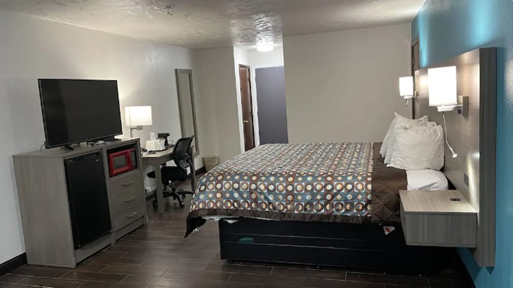 Baymont by Wyndham Bellevue Omaha - photo 10