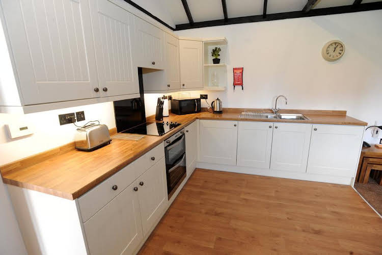 Hill Top Farm Lodges — Chertsey — photo 2