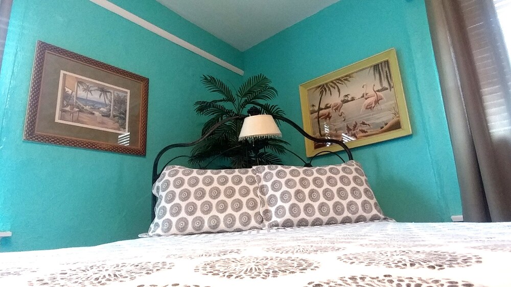 Historic Whiting Hotel Suites - photo 4