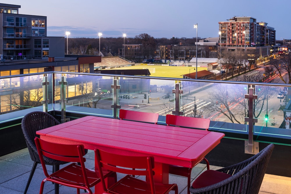 Moxy Madison Downtown - photo 10