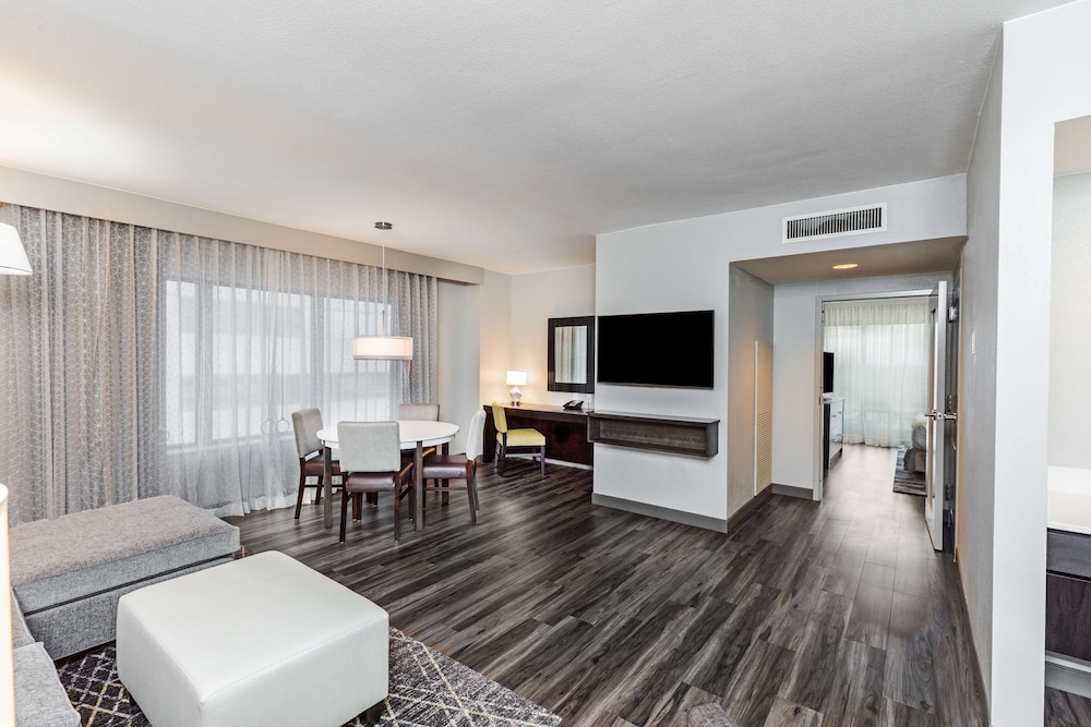 Embassy Suites by Hilton Houston Energy Corridor - photo 15