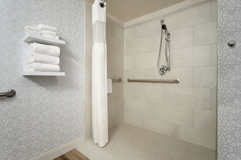 Hampton Inn Phoenix Chandler - photo 16