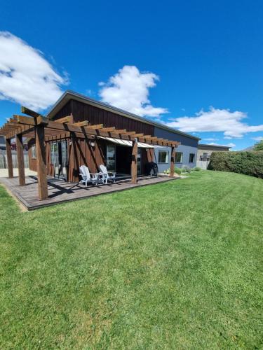 Mountain View Hideaway in Wanaka, New Zealand