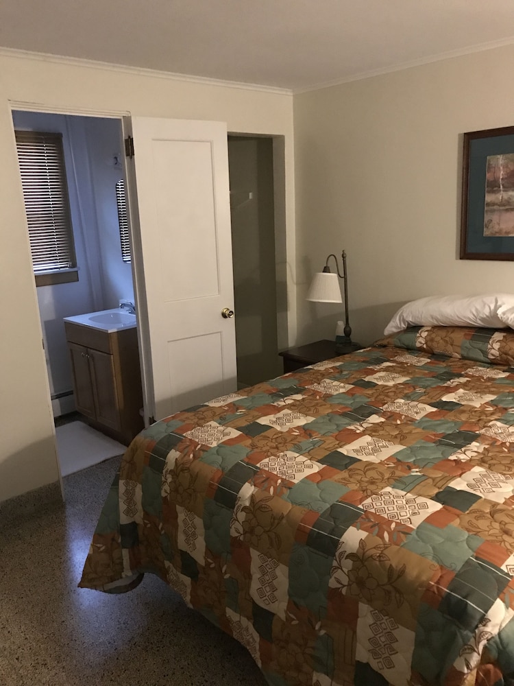 The Evergreen Motel - photo 24