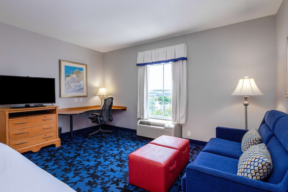 Hampton Inn & Suites Jacksonville Deerwood Park - photo 19