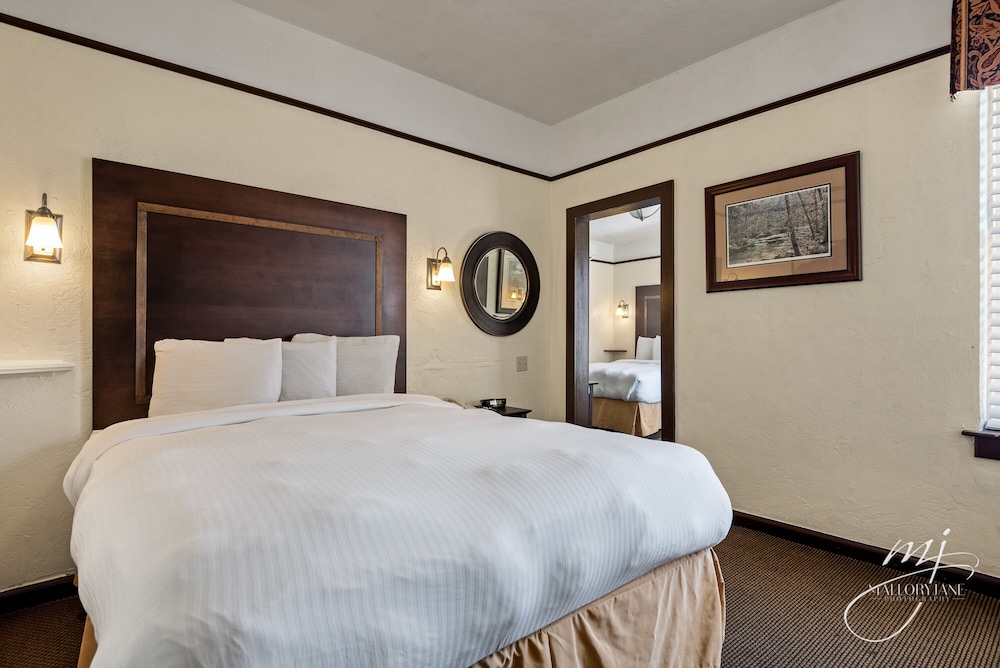 Hotel Seville - photo 8