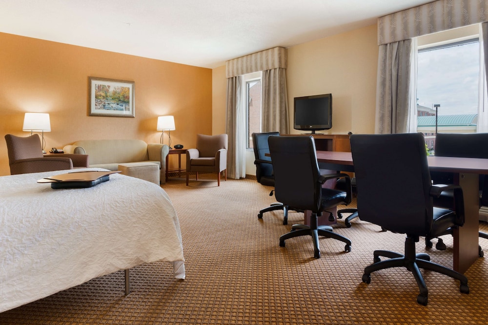 Hampton Inn & Suites Detroit Chesterfield Township - photo 20