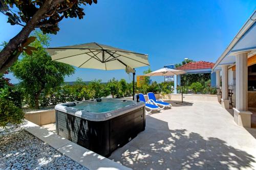 Luxury Apartment Plavi Biser — 4-Star Luxury Hotel in Sibenik, Croatia