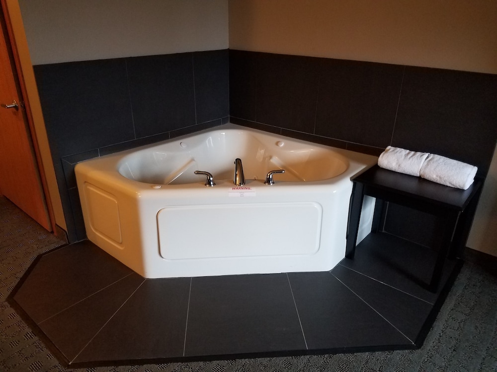 Okoboji Inn & Suites - photo 25