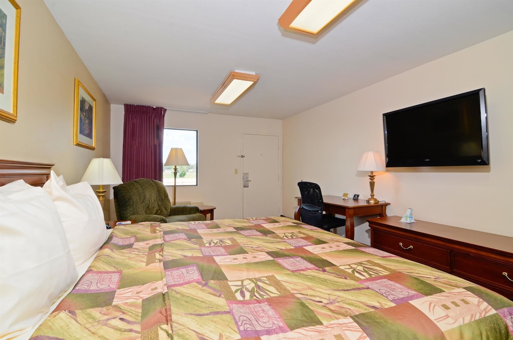 Super 8 by Wyndham McGehee - photo 10