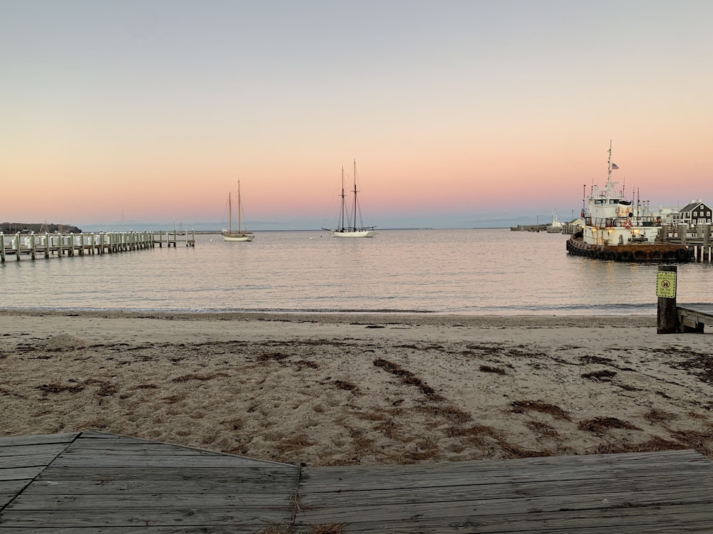 Vineyard Harbor Motel Private Beach - photo 351