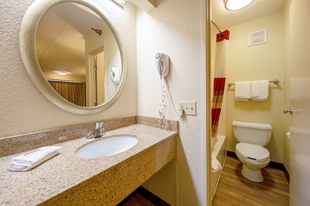 Red Roof Inn Johnson City - photo 30