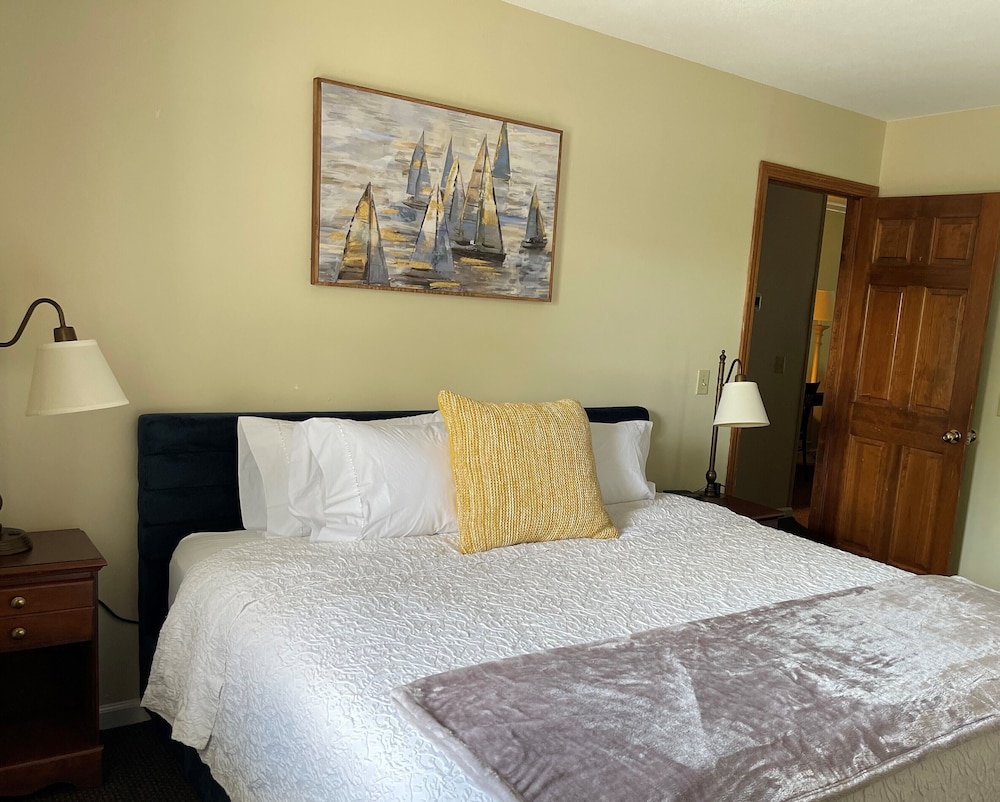 The Central Downtown Inn & Suites - photo 6