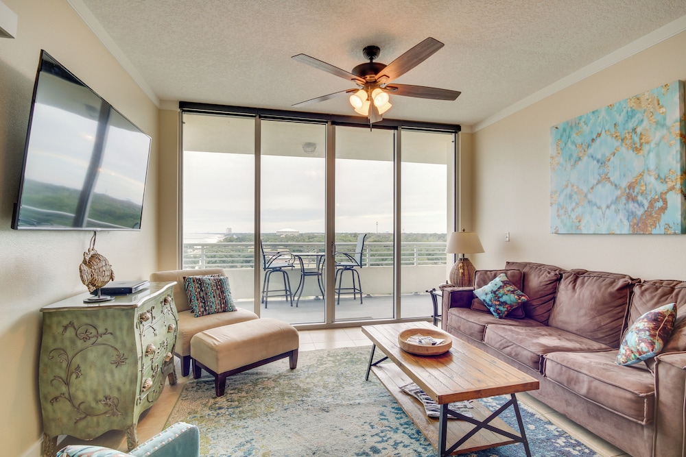 Resort Style Biloxi Condo Walk to the Beach - photo 3
