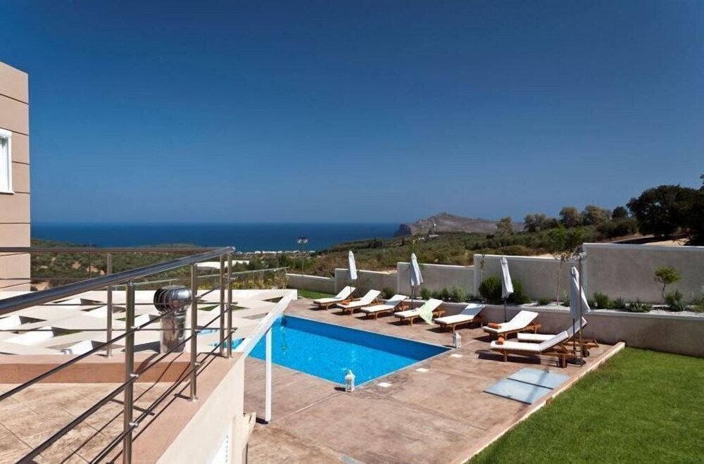 Villa Ariella With Sea View — 4-Star Luxury Hotel in Chania, Greece