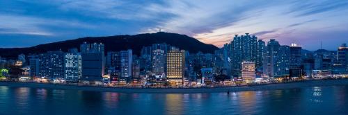 Hotel Central Bay - last minute hotel in Busan