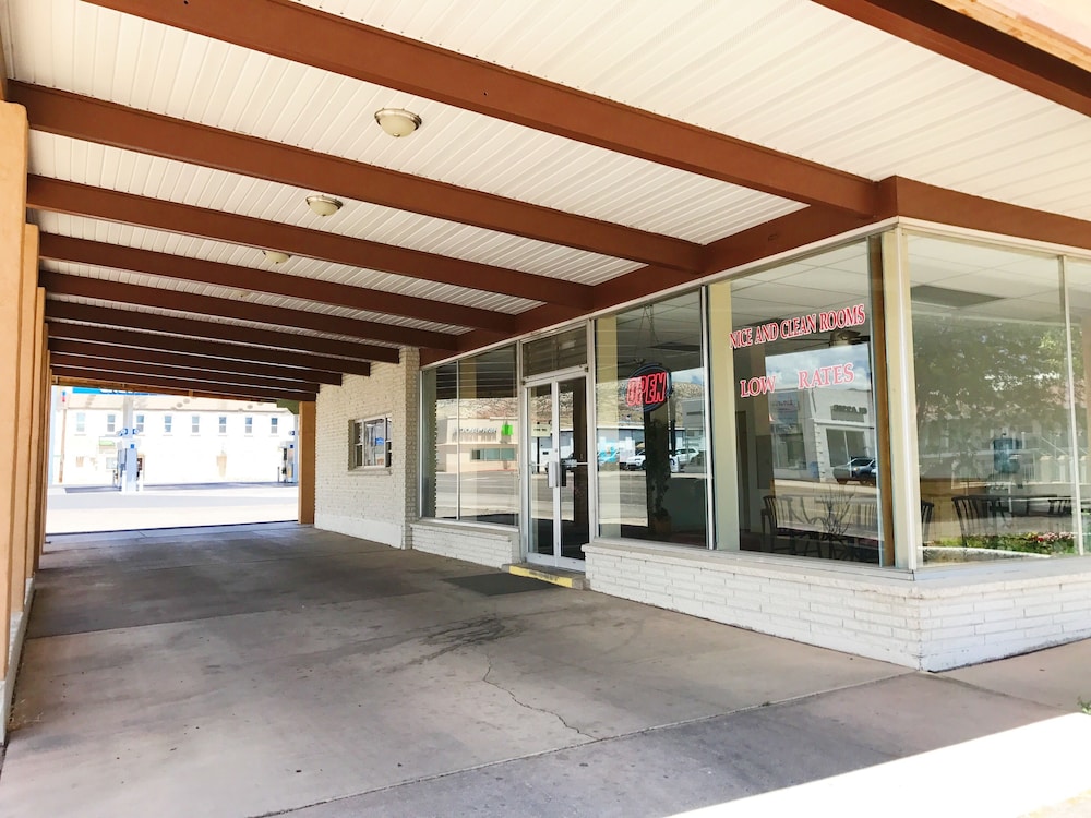 Appletree Inn - photo 2