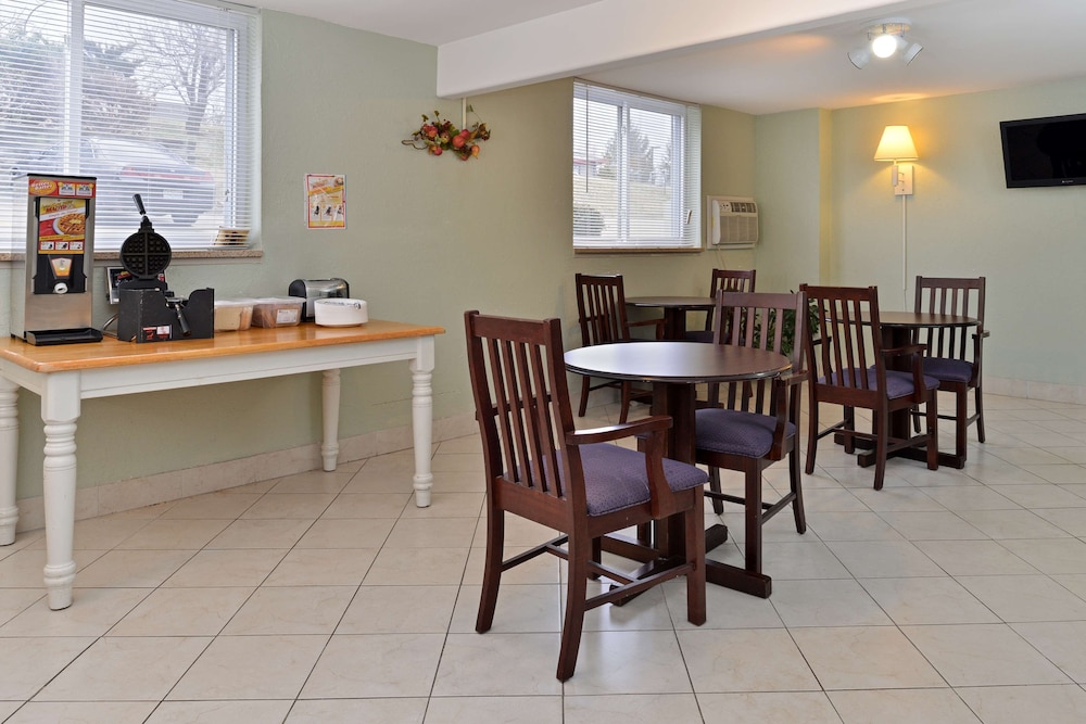 Americas Best Value Inn Jefferson City - photo 46