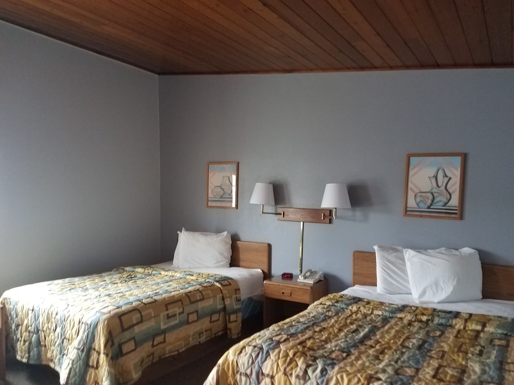 Budget Host Raton - photo 5