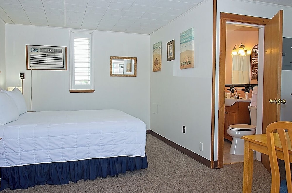 Vineyard Harbor Motel Private Beach - photo 89