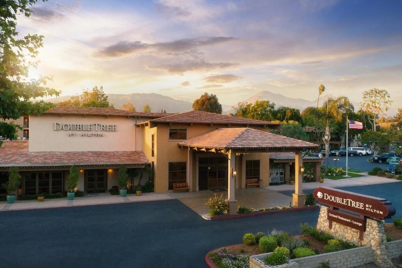 DoubleTree by Hilton Claremont - featured photo