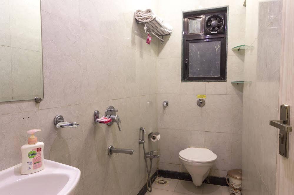 OYO Premium Mumbai Saki Vihar