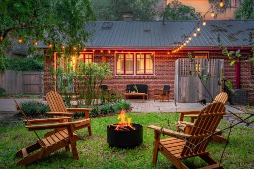 The Gallery At Duckpond Backyard Historic — Gainesville