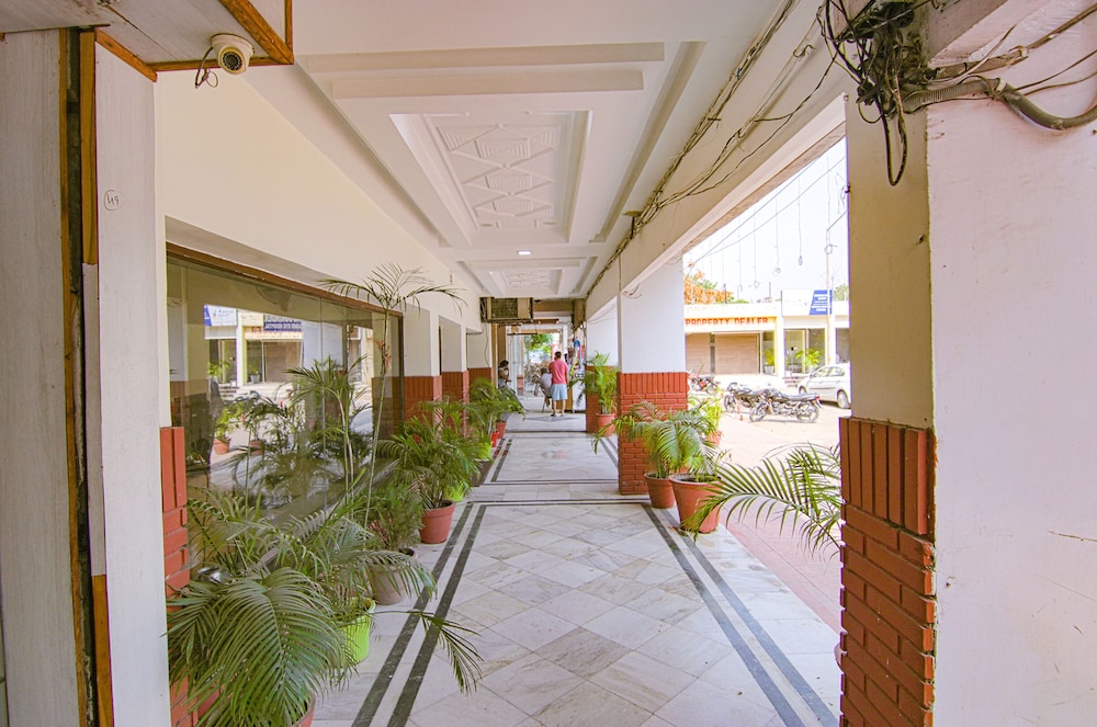 Fabhotel Town Pride in Mohali, India